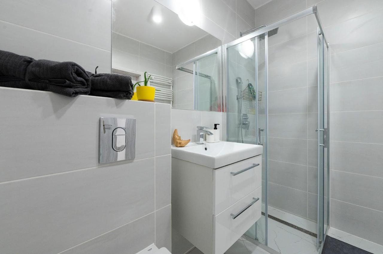 Luxury In City -3- Studio Bright & Secure Free Parking Lódź Exterior foto